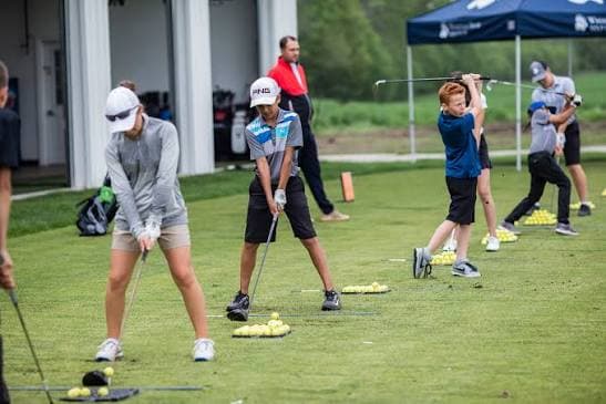 Junior golfers together
